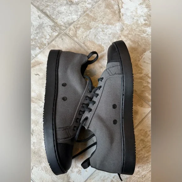 Woobies Gray Canvas Leather Toe Sneakers Casual Shoes Mens Size 6 - Picture 2 of 6